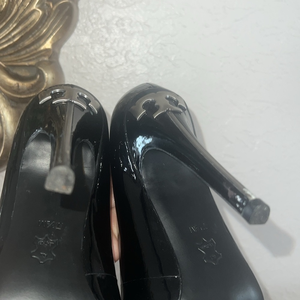 Adorable and cute authentic Tory Burch heel - Picture 5 of 11